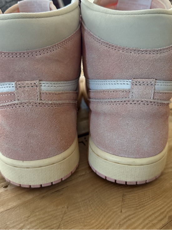 Women’s Pink and White Jordan 1 High-Top Sneakers size 9.5 - Picture 3 of 5